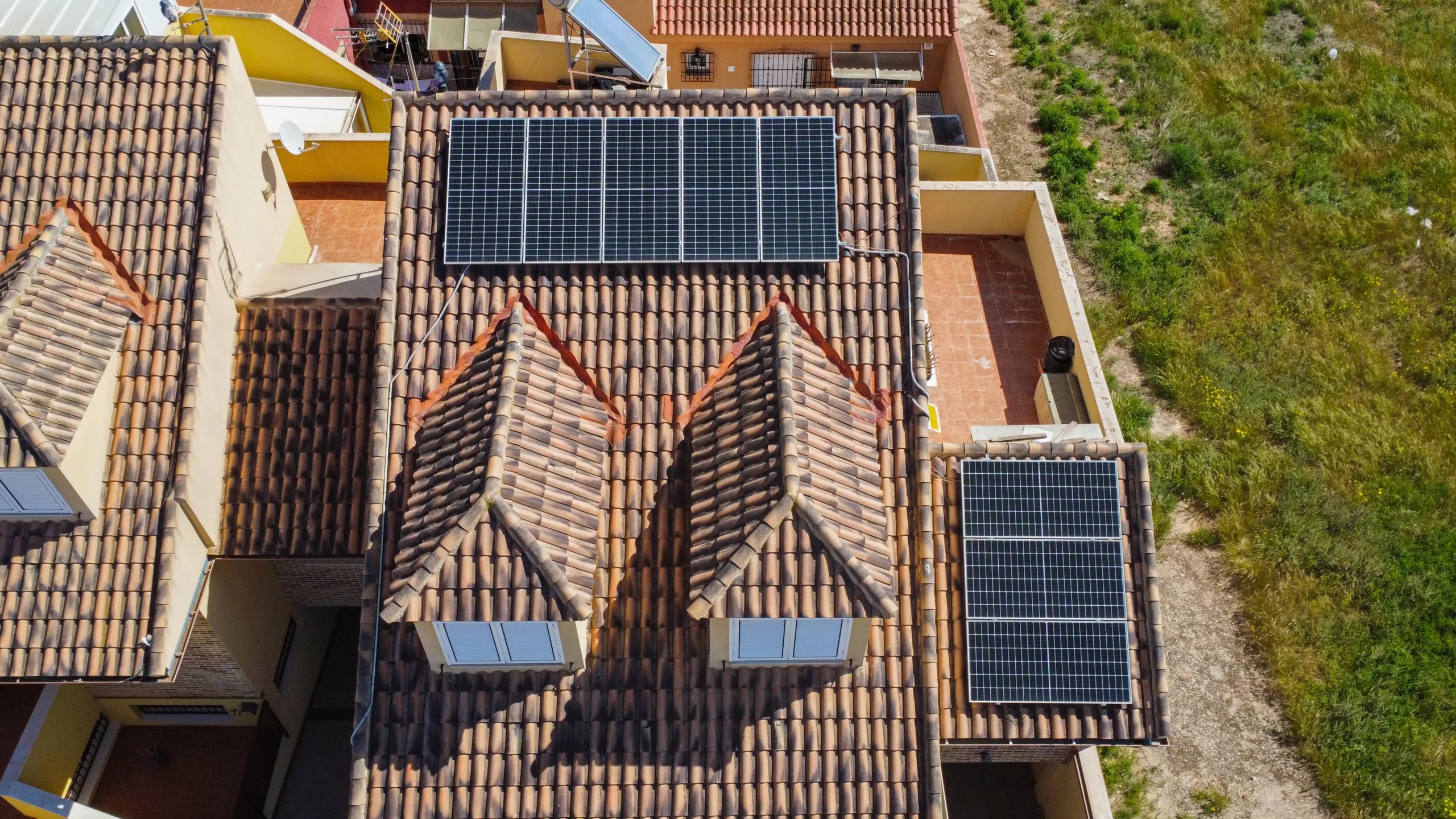 8 paneles e inversor de 3kW