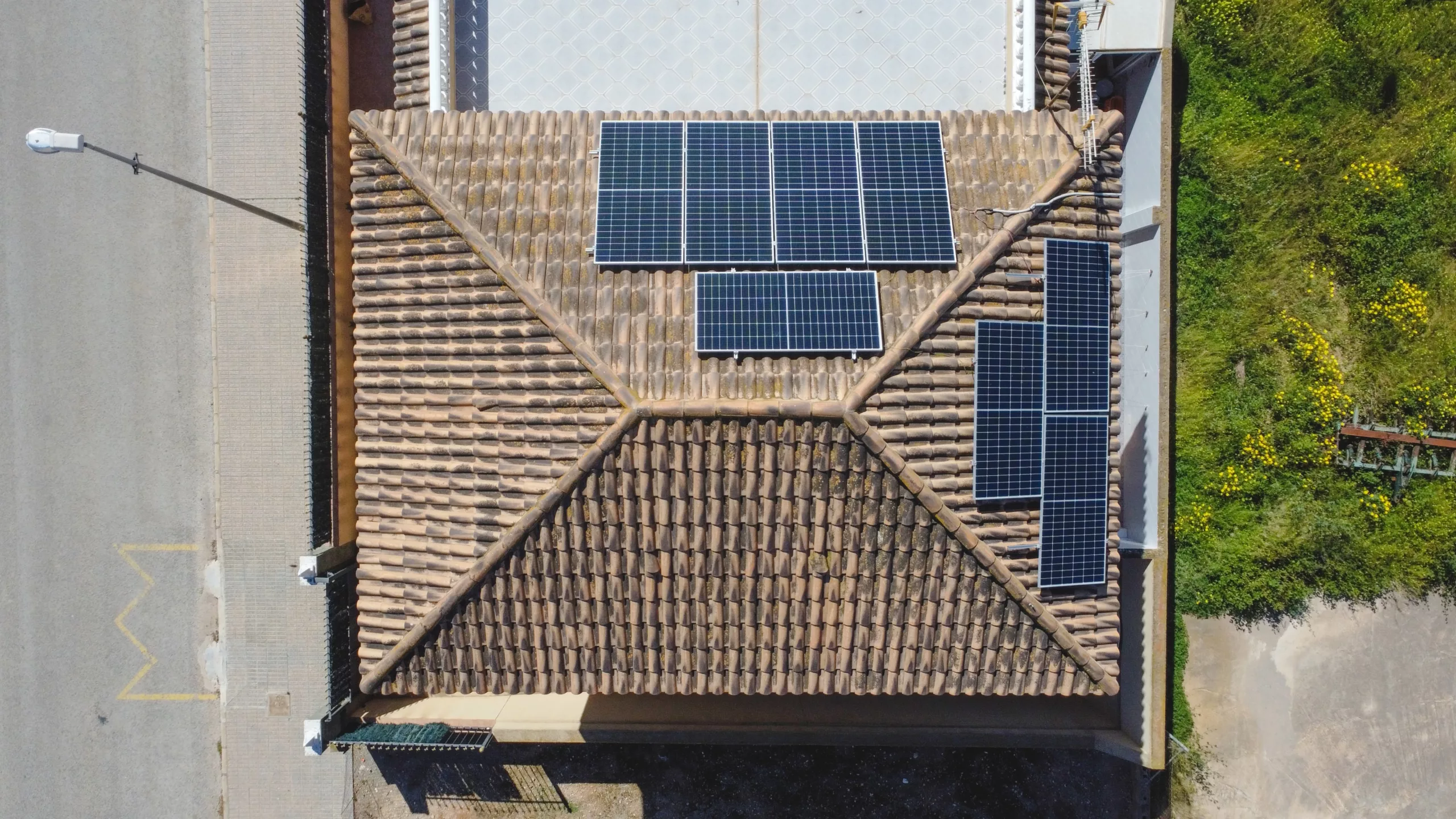 Huawei 4kW 8 paneles JA 450 W.